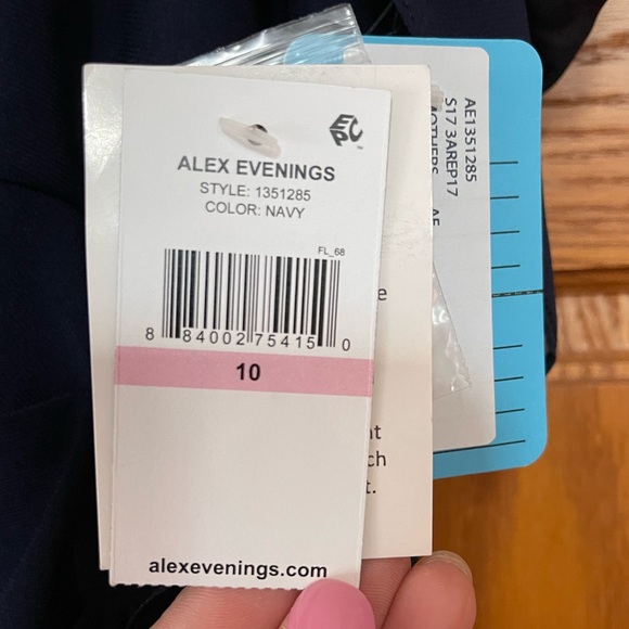 Mother of the Groom/Bride Dress - Picture 3 of 3